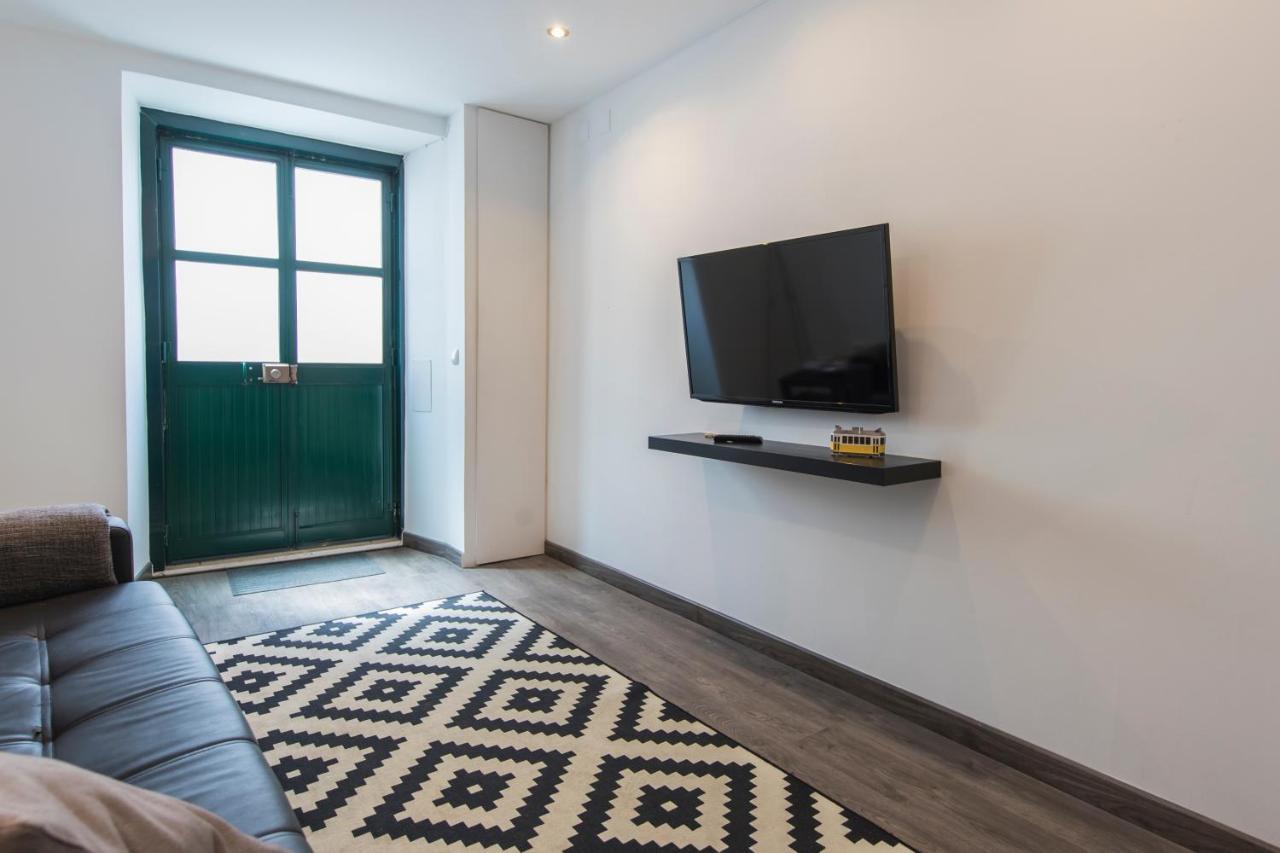 Alfama Typical Beco Da Adica Apartment ลิสบอน ภายนอก รูปภาพ