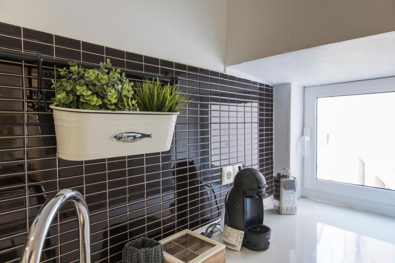 Alfama Typical Beco Da Adica Apartment ลิสบอน ภายนอก รูปภาพ